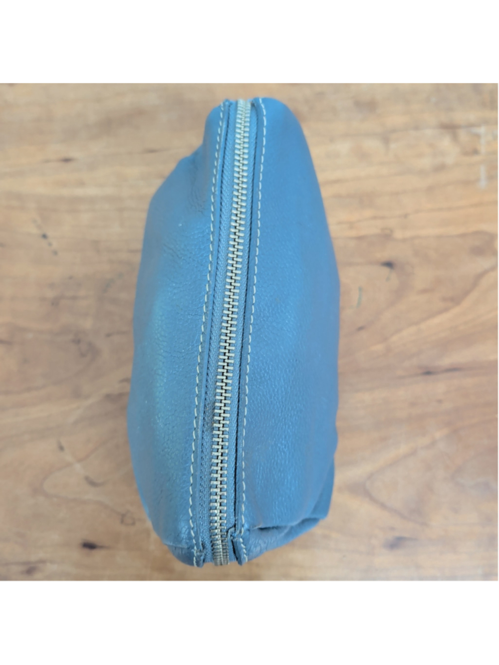 Roots Canadian Made Blue Leather Cosmetics Bag - Picture 6 of 9